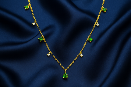 Émeraude Élégante Necklace