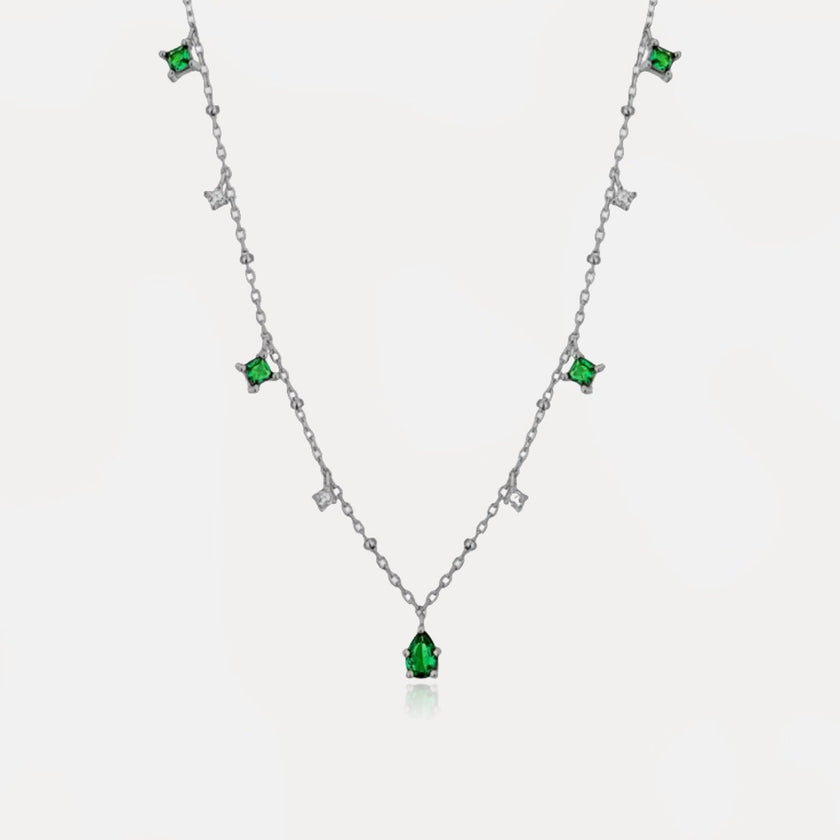 Émeraude Élégante Necklace